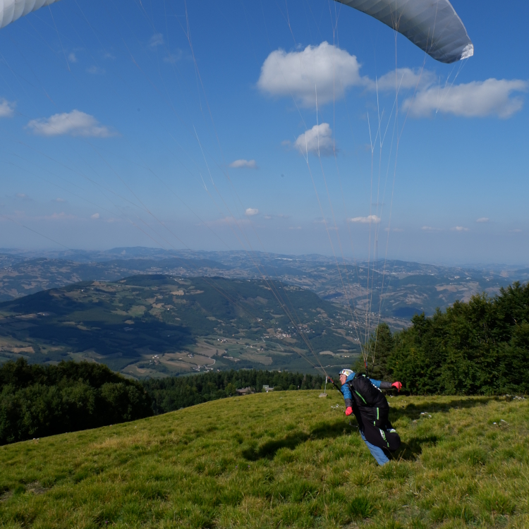parapendio decolla Sestola