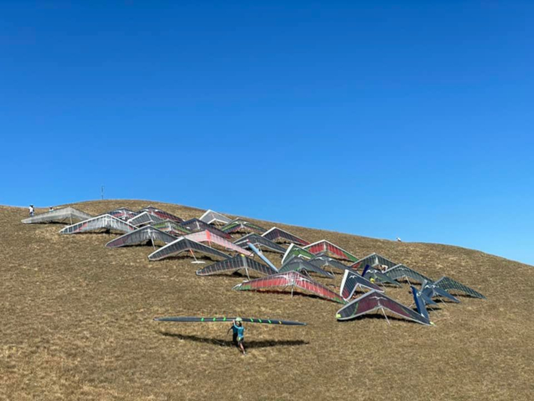 Deltaplani decollo